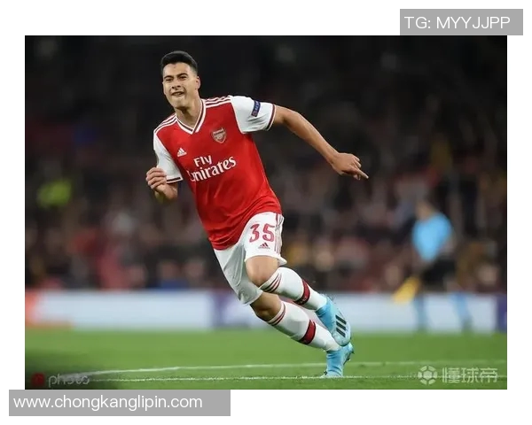 马丁内利的崛起之路：从青涩小将到足坛新星的奋斗历程