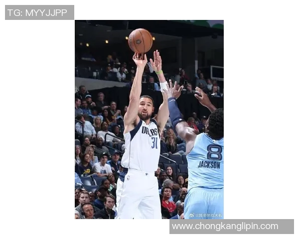 克莱汤普森：勇士队的三分神射手与篮球传奇的成长之路