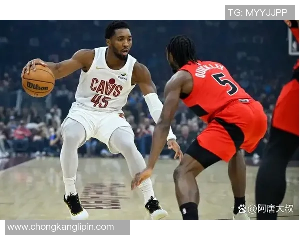 2018年NBA季后赛骑士与猛龙第三场激战回顾与精彩瞬间分析