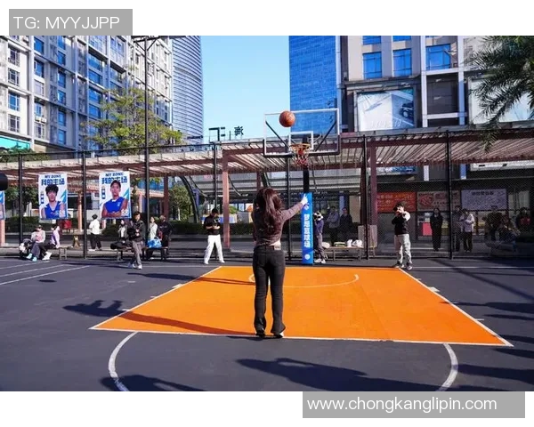 明星砸篮球引发热议球场上的激情与娱乐交织成精彩瞬间